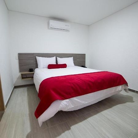 Hotel Med 70 Medellin Exterior photo