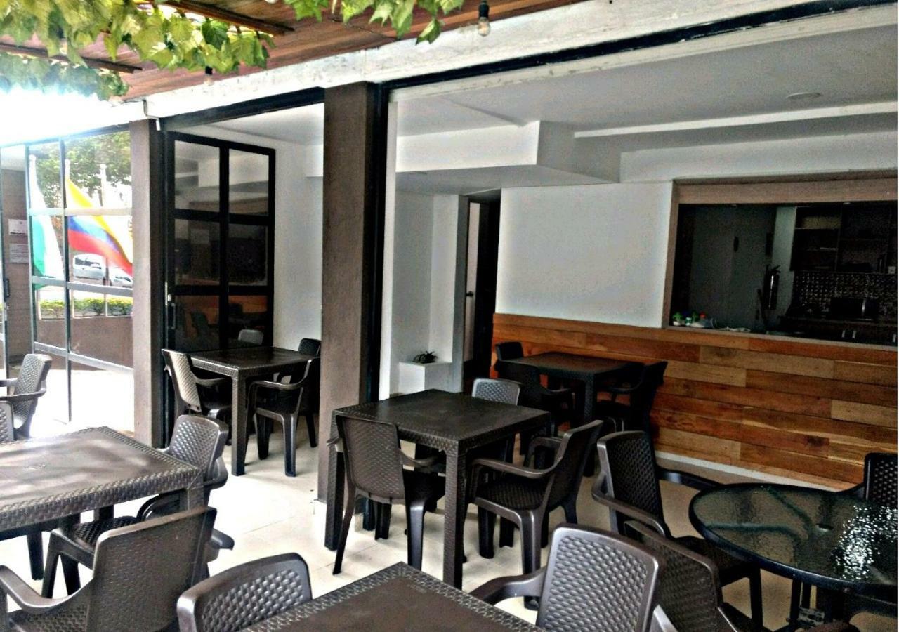 Hotel Med 70 Medellin Exterior photo